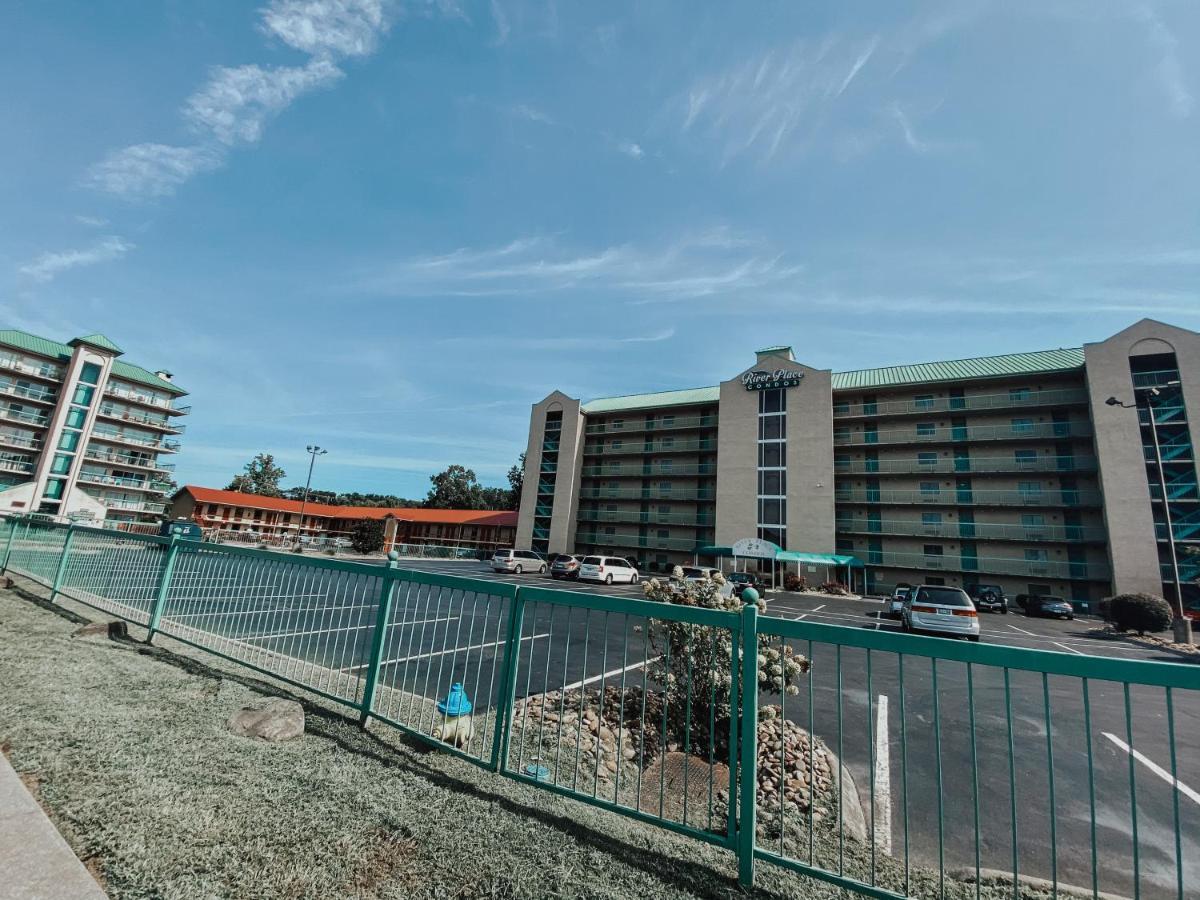 River Place Condos #409 1Bd, 2Bath بيدجن فورج المظهر الخارجي الصورة