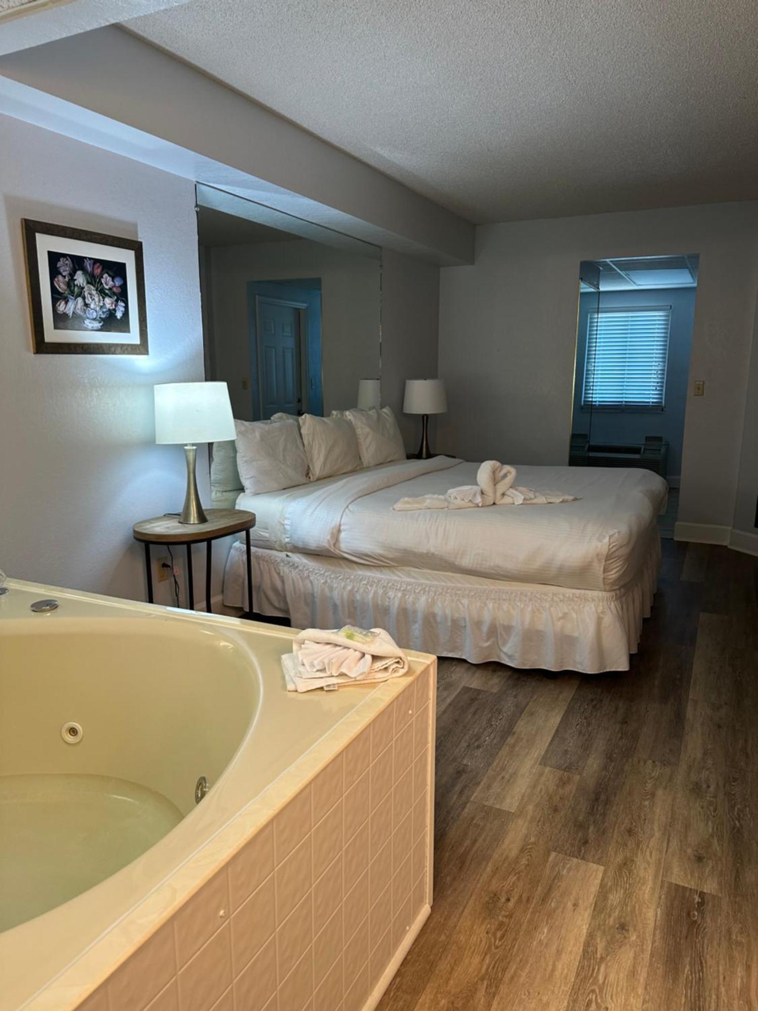 River Place Condos #409 1Bd, 2Bath بيدجن فورج المظهر الخارجي الصورة