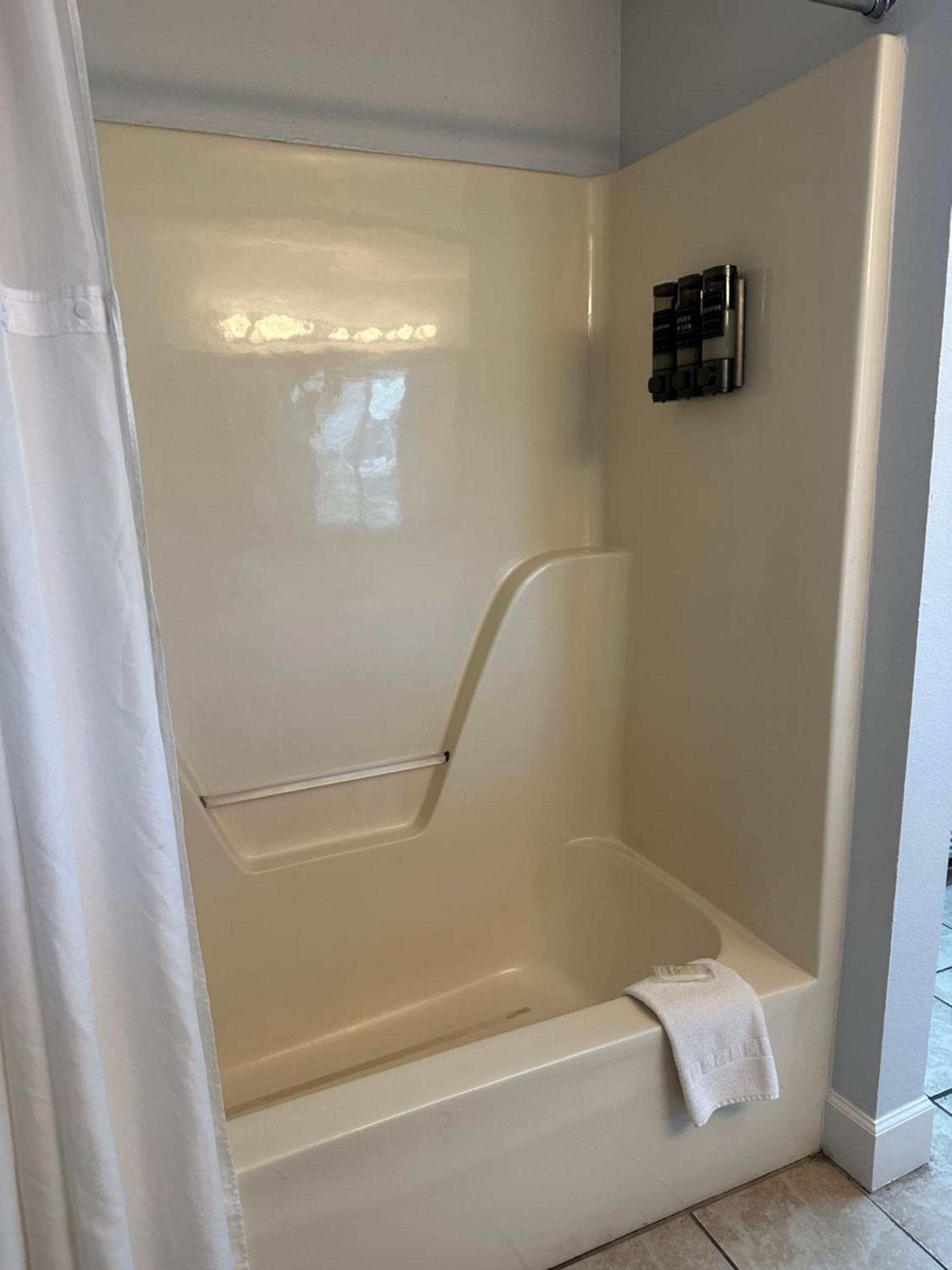 River Place Condos #409 1Bd, 2Bath بيدجن فورج المظهر الخارجي الصورة